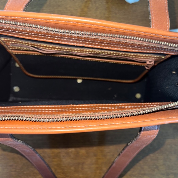 Dooney & Bourke East West Tote All Weather Leather Pebbled British Tan Vintage - Picture 12 of 16